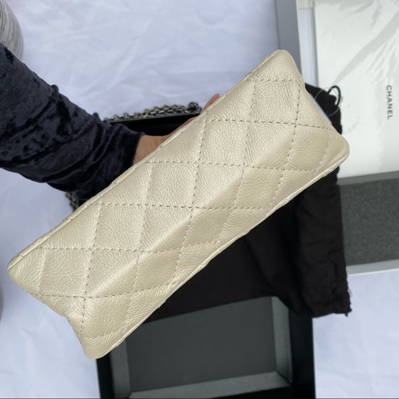 SOLD CHANEL LUCKY CHARM LIMITED EDITION 224 - Picture 14 of 17